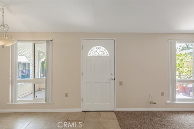 Detail Gallery Image 9 of 48 For 19223 Avenue of the Oaks #D,  Newhall,  CA 91321 - 2 Beds | 1 Baths