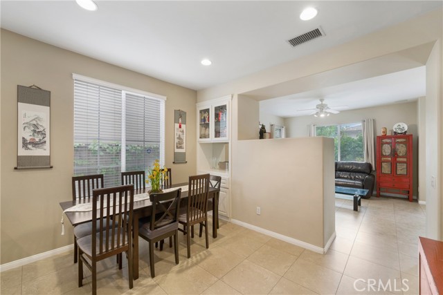 13 Arborside Way, Mission Viejo CA: https://media.crmls.org/medias/e7ae888e-2834-4614-b65d-85fab0534616.jpg