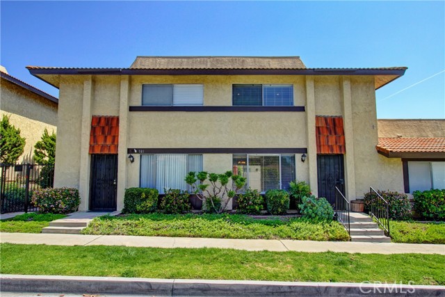 Detail Gallery Image 1 of 1 For 581 W Greenwood Ave #6,  La Habra,  CA 90631 - 2 Beds | 1/1 Baths