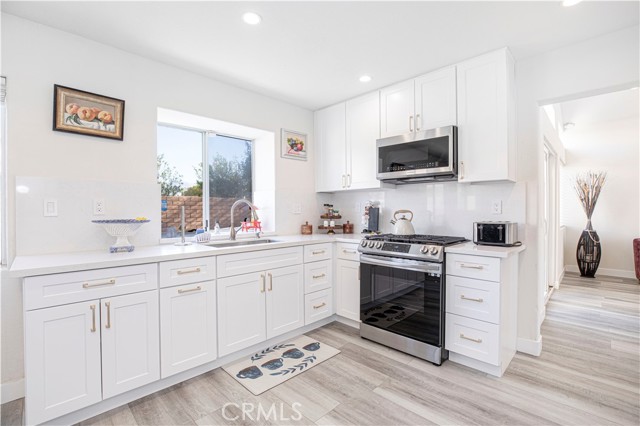 83960 Hopi Avenue, Indio CA: https://media.crmls.org/medias/e7aee4e4-ca27-4f30-bfe0-bc728db6f3d9.jpg