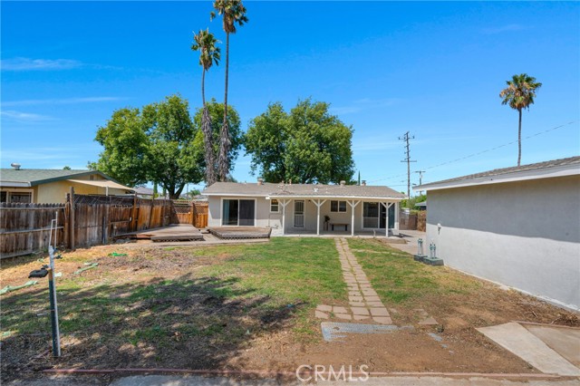 5796 Mountain View Avenue, Riverside CA: https://media.crmls.org/medias/e7af535a-74dd-4937-ba1b-daaca186a691.jpg