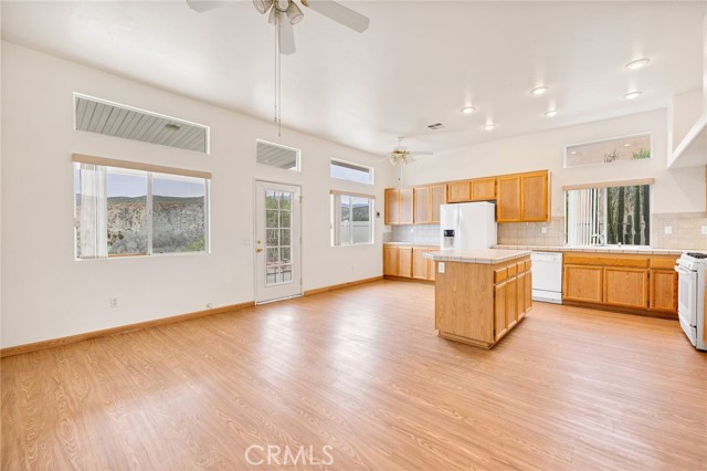 Detail Gallery Image 16 of 57 For 44268 Galicia, Hemet,  CA 92544 - 3 Beds | 2 Baths