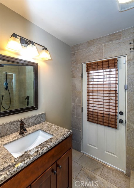 1006 W Dorothy Drive, Brea CA: https://media.crmls.org/medias/e7b066ab-4112-4ade-bce3-ba2088aeaa1a.jpg