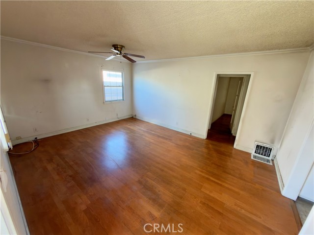 Image 3 of 15 For 5552 Vonnie