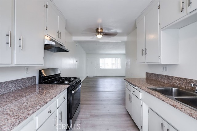 Detail Gallery Image 8 of 21 For 3430 Elm Ave #12,  Long Beach,  CA 90807 - 2 Beds | 1 Baths