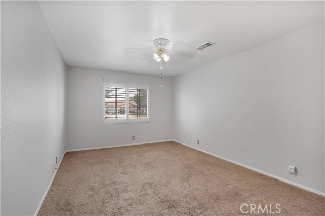 21257 Seibel Lane, Apple Valley CA: https://media.crmls.org/medias/e7b0d761-9cd0-4358-b843-fe2685e8e74c.jpg