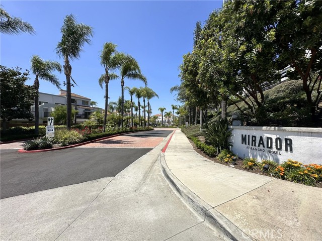 28297 Via Luis, Laguna Niguel CA: https://media.crmls.org/medias/e7b0fc19-e240-43c5-bded-e030adb03c56.jpg