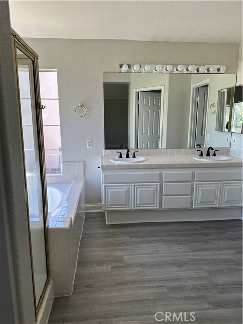 Detail Gallery Image 5 of 8 For 32149 Callesito Fadrique, Temecula,  CA 92592 - 4 Beds | 2/1 Baths