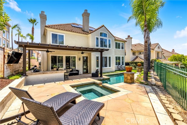 57 Hillrise, Rancho Santa Margarita CA: https://media.crmls.org/medias/e7b227f3-7068-4299-bf9c-a9ff38cab7b1.jpg
