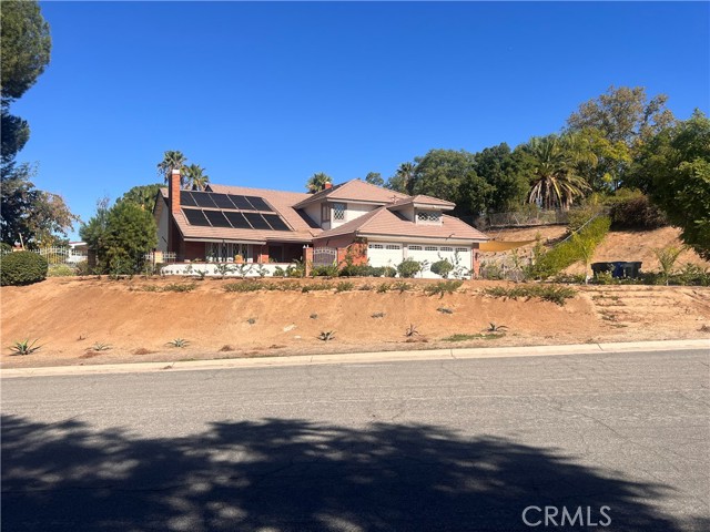 Detail Gallery Image 2 of 36 For 7158 Golden Vale, Riverside,  CA 92506 - 5 Beds | 3 Baths