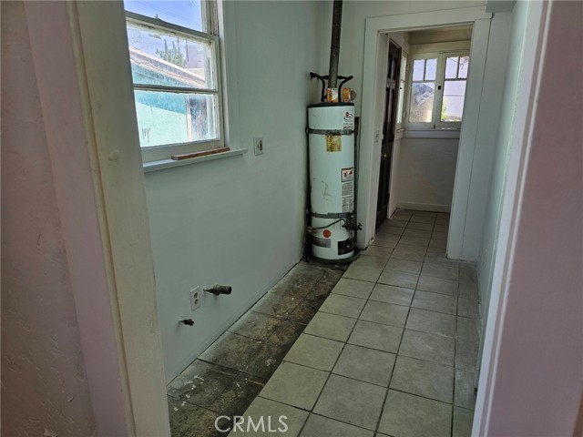 224 N Bixel, Los Angeles CA: https://media.crmls.org/medias/e7b38183-6a24-45ea-8e1a-c3a03fe7a25e.jpg