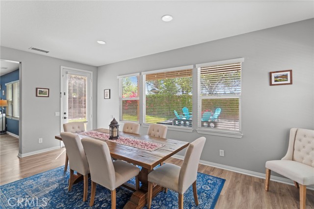 32701 Juniper Berry Drive, Winchester CA: https://media.crmls.org/medias/e7b3eb34-23bb-4edb-acd1-cafa680c55a4.jpg