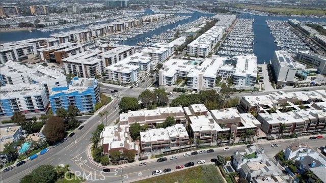 Detail Gallery Image 37 of 37 For 4050 via Dolce #341,  Marina Del Rey,  CA 90292 - 4 Beds | 3/1 Baths