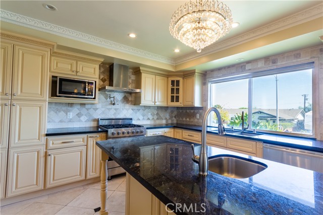Detail Gallery Image 10 of 36 For 1100 Wardman Dr, Brea,  CA 92821 - 3 Beds | 2/1 Baths