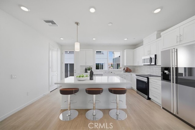 Detail Gallery Image 6 of 32 For 4862 Arroyo Run, Moorpark,  CA 93021 - 3 Beds | 2/1 Baths