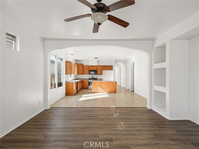 Detail Gallery Image 15 of 35 For 12357 Luna, Victorville,  CA 92392 - 4 Beds | 2 Baths