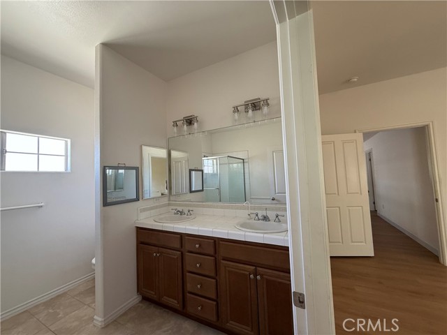 7532 Dashi Place, Canoga Park CA: https://media.crmls.org/medias/e7b77bd0-152f-4a58-a380-fc11140ff577.jpg