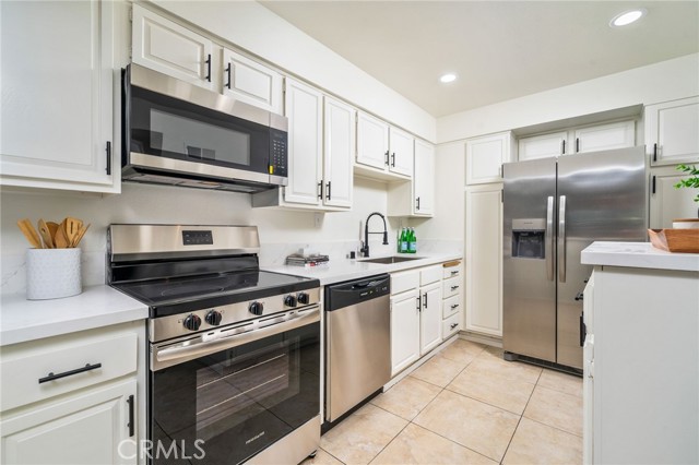 Detail Gallery Image 8 of 25 For 3652 Towne Park Cir, Pomona,  CA 91767 - 3 Beds | 2/1 Baths