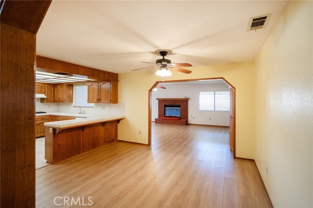 4050 Bordeaux Lane, Hemet CA: https://media.crmls.org/medias/e7b7ca20-bcf2-4147-a98d-da51993fc851.jpg