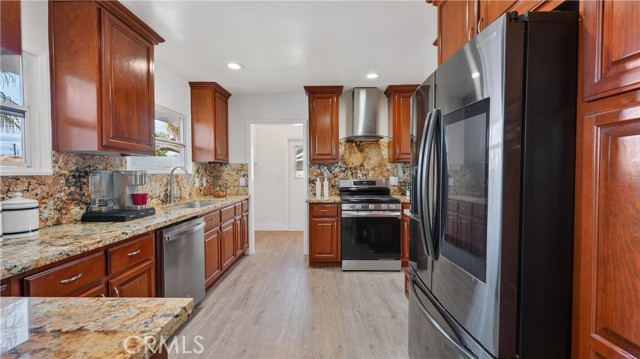 Detail Gallery Image 16 of 39 For 400 N Peach Knl, Anaheim,  CA 92805 - 4 Beds | 2 Baths