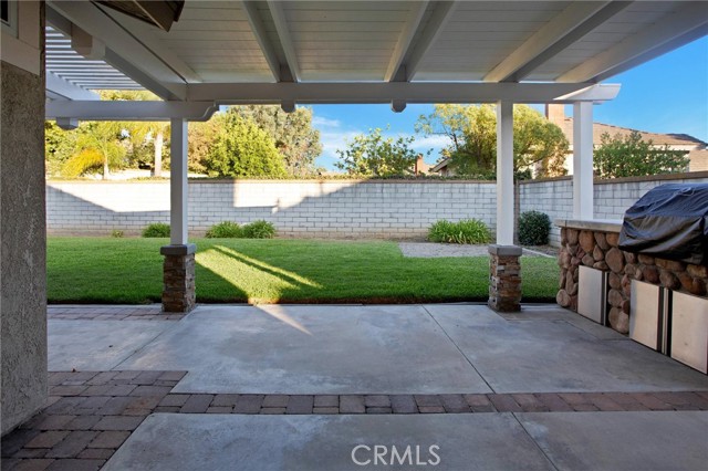 2963 Falconberg Drive, La Verne CA: https://media.crmls.org/medias/e7b8648d-01f4-4f95-be80-cc77558380f2.jpg