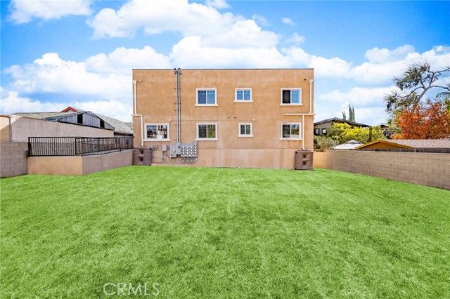 5639 N Huntington Drive, Los Angeles CA: https://media.crmls.org/medias/e7b9043e-fa5d-4b88-bf82-0e0b9bc44cc2.jpg