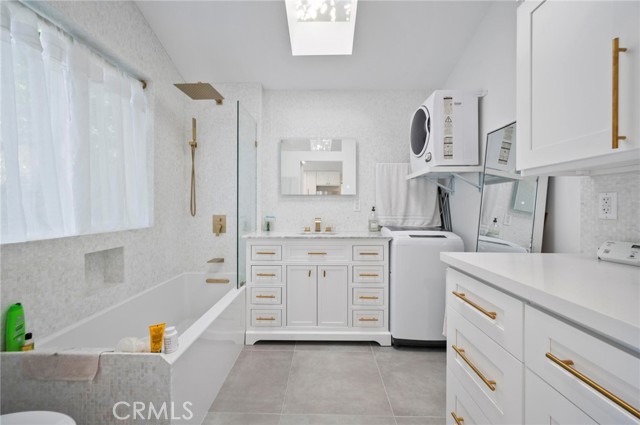 20955 De Mina Street, Woodland Hills CA: https://media.crmls.org/medias/e7b90834-652b-418d-9345-e565a91ab0e9.jpg