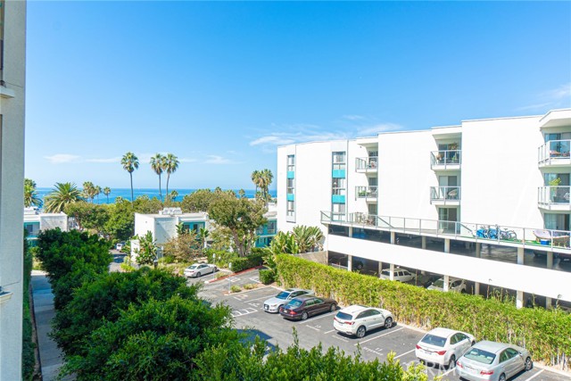 520 The Village, Redondo Beach, California 90277, 2 Bedrooms Bedrooms, ,2 BathroomsBathrooms,Residential,Sold,The Village,PW22208264