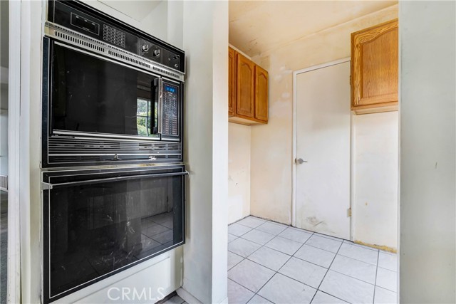 15834 Mayall Street, North Hills CA: https://media.crmls.org/medias/e7ba6feb-529a-42ee-8b16-11a19ac38658.jpg