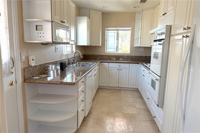Detail Gallery Image 7 of 27 For 19410 Donora Ave, Torrance,  CA 90503 - 3 Beds | 2 Baths