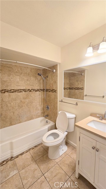 Image 13 of 18 For 26438 Tanglewood Drive