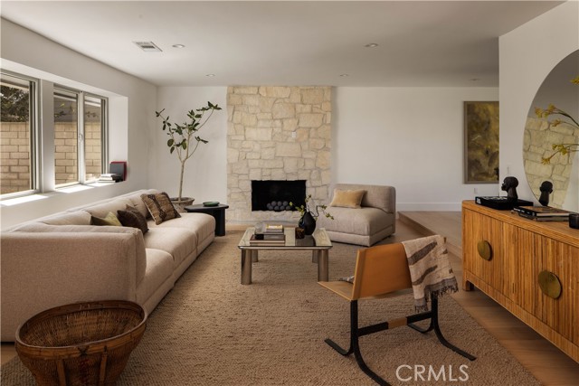 4 Bed Home for Sale in Costa Mesa, California