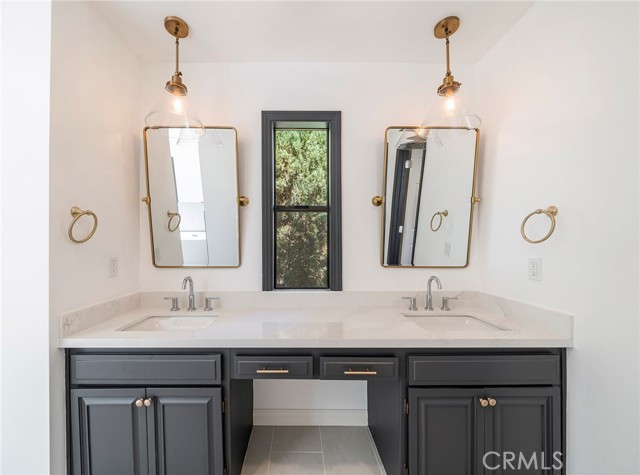 Detail Gallery Image 27 of 45 For 5245 Elvira Rd, Woodland Hills,  CA 91364 - 3 Beds | 3 Baths