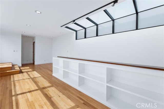 129 20th Street, Manhattan Beach CA: https://media.crmls.org/medias/e7bc1c08-51fd-41eb-9fca-10da136f9ca8.jpg