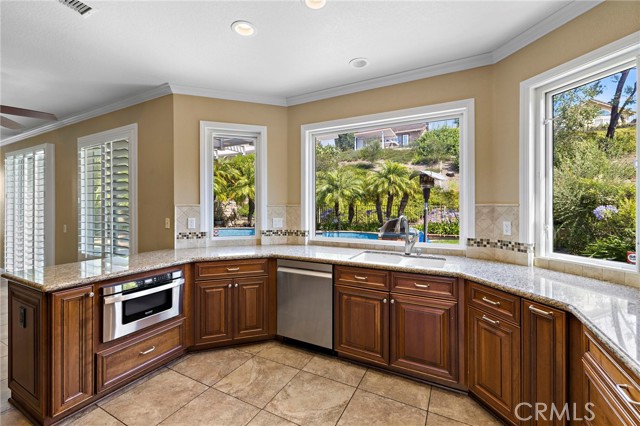 Detail Gallery Image 10 of 38 For 20916 Morningside Dr, Rancho Santa Margarita,  CA 92679 - 5 Beds | 3 Baths