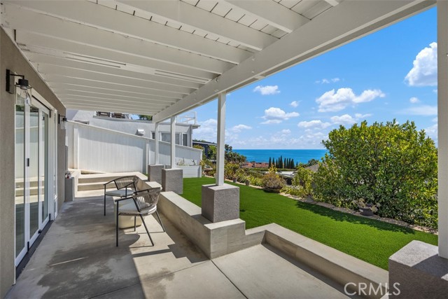 32091 Virginia Way, Laguna Beach CA: https://media.crmls.org/medias/e7bcfcb5-6a76-44f9-b8d9-68bb7182bf54.jpg