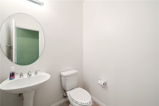 570 Olazabal Drive, Hemet CA: https://media.crmls.org/medias/e7bdf010-dd7e-476c-a365-f6c4bdc023ff.jpg