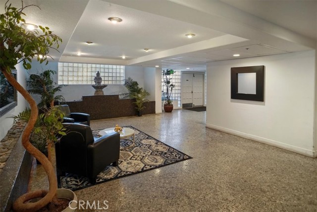 Detail Gallery Image 2 of 16 For 11044 Acama, North Hollywood,  CA 91602 - 2 Beds | 2 Baths