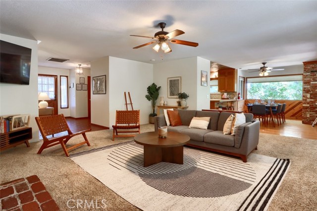 5621 Ponderosa Court, Mariposa CA: https://media.crmls.org/medias/e7be5d17-0aba-4a86-9bdc-3d56ec69c4ab.jpg