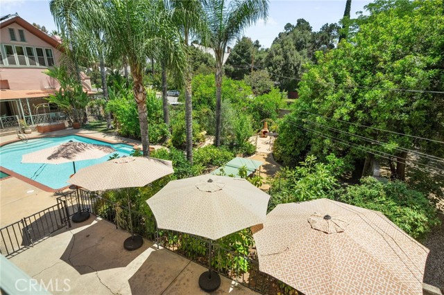 405 W Olive Avenue, Redlands CA: https://media.crmls.org/medias/e7be6d01-d02d-405c-b0a3-23ac3c71af6a.jpg