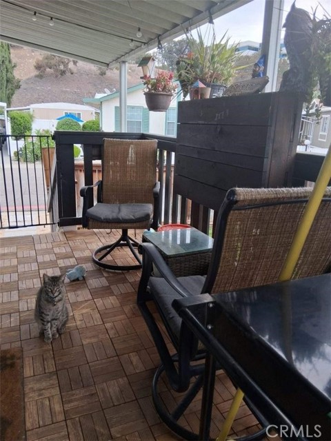 4901 Green River, Corona CA: https://media.crmls.org/medias/e7bf2f77-e680-4a46-a6f0-ff189b84e649.jpg