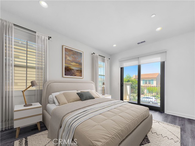 Detail Gallery Image 9 of 19 For 19402 Snowdon Ln, Huntington Beach,  CA 92646 - 4 Beds | 3 Baths