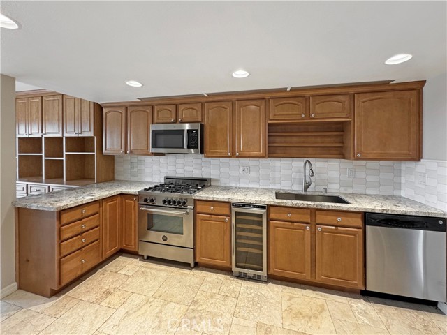 33425 Spinnaker N Drive, Dana Point CA: https://media.crmls.org/medias/e7c034c6-e84f-4bf9-9b64-75e59757a7a7.jpg