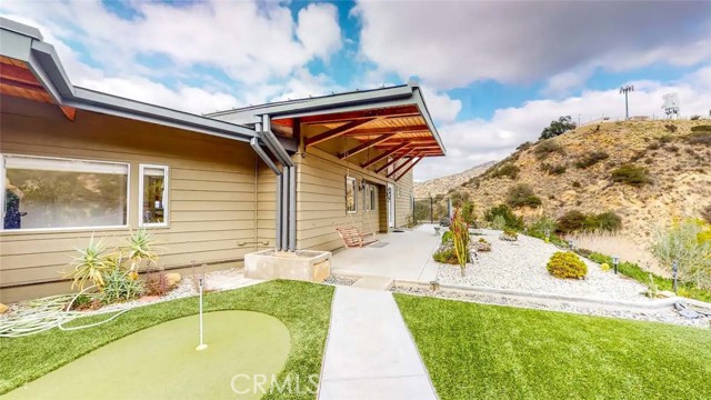 Detail Gallery Image 5 of 36 For 7300 Santa Susana Pass Rd, Simi Valley,  CA 93063 - 3 Beds | 2/1 Baths