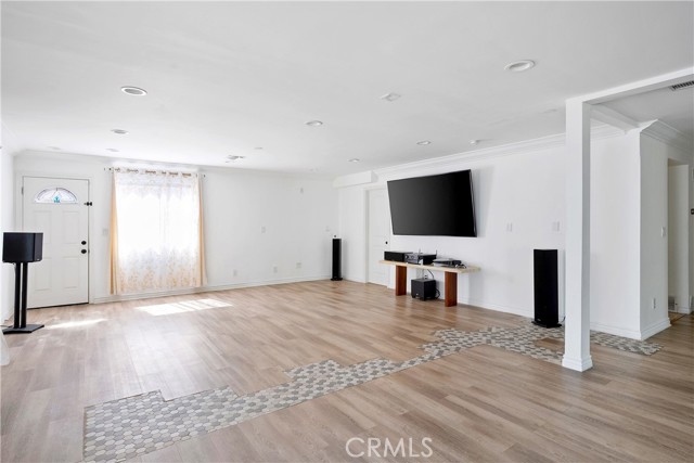 Detail Gallery Image 13 of 70 For 17211 Orozco St, Granada Hills,  CA 91344 - 5 Beds | 5/1 Baths