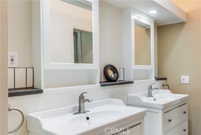 Detail Gallery Image 16 of 24 For 5937 Armaga Spring Rd #O,  Rancho Palos Verdes,  CA 90275 - 2 Beds | 2 Baths