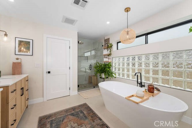 3650 Claremore Avenue, Long Beach CA: https://media.crmls.org/medias/e7c1e324-956e-4d41-b173-9ce8edeeadc3.jpg