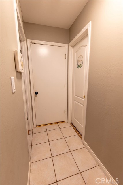 803 Mountain Park Drive, Bakersfield CA: https://media.crmls.org/medias/e7c1e942-c5e7-493f-85a7-a4f252e57abb.jpg
