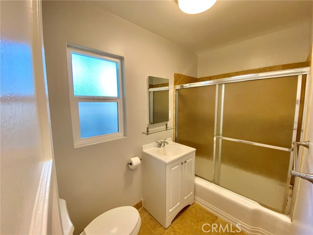 Detail Gallery Image 5 of 7 For 2512 Canada Bld #2,  Glendale,  CA 91208 - 1 Beds | 1 Baths