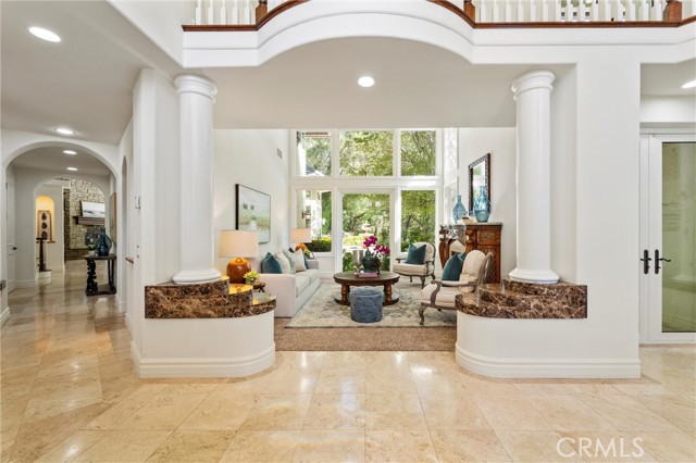 45200 Oak Manor Ct, Temecula CA: https://media.crmls.org/medias/e7c24cb7-b4a8-4e61-b364-f7d31e6d3d9b.jpg